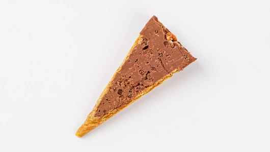 Вафельный рожок "Фундушок" с шоколадно-ореховой начинкой Вафельный рожок "Фундушок" с шоколадно-ореховой начинкой