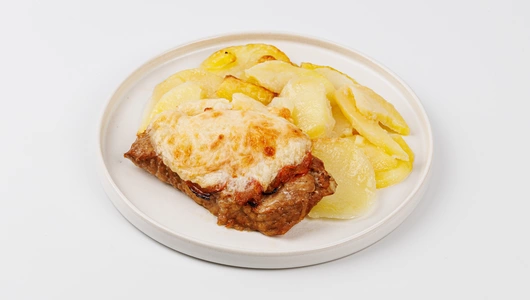 Мясо по-французски "Традиционное"