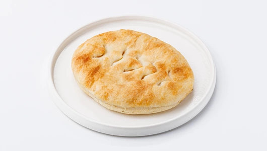 Мини пирог с курицей и сыром, кафе Мини пирог с курицей и сыром, кафе