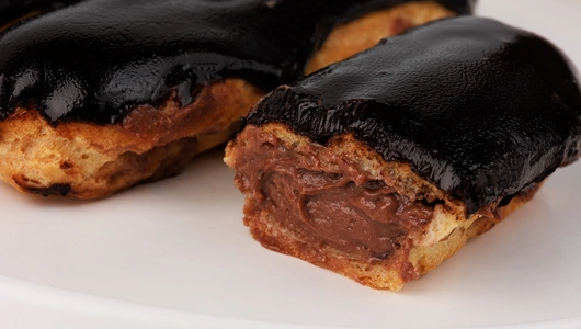 Эклер шоколадный с рикоттой