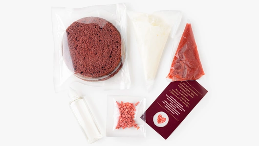 Торт-конструктор: "Белый крем на&nbsp;красном бисквите"