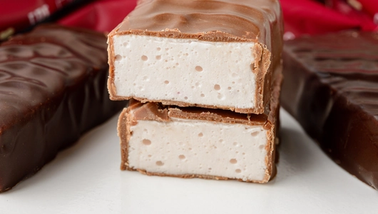 Конфеты суфле в&nbsp;шоколаде ассорти (малина, вишня)