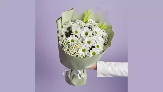 Хризантемы в&nbsp;букете «Стрекоза» FMART by flowwow