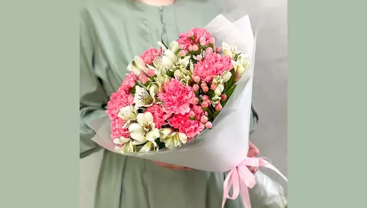 Букетик Розовая волна с&nbsp;альстромерией и&nbsp;гвоздикой FMART by flowwow