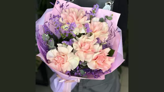 Красивый букет французские розовые розы «Волшебный» FMART by flowwow
