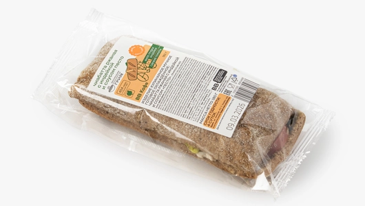 Чиабатта ржаная с&nbsp;индейкой и&nbsp;соусом песто, кафе