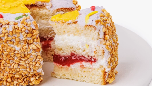 Торт "Бенто" с&nbsp;клубникой (С Днем Рождения)