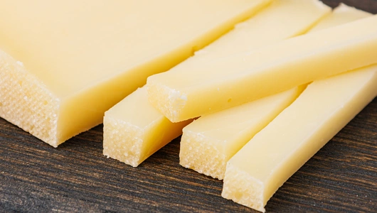 Сыр твердый "Истринский" Сыр твердый "Истринский"