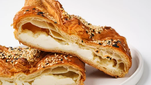 Слойка с адыгейским сыром