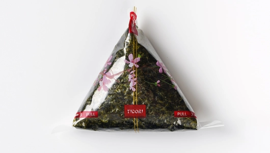 Онигири с форелью "Спайси"