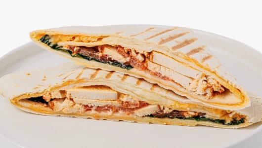 Тортилья с&nbsp;курицей и&nbsp;соусом спайси, кафе