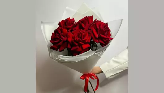Французская роза красного цвета FMART by flowwow