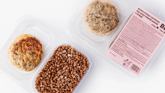 Котлета куриная запеченная под&nbsp;сырно-грибной шапкой с&nbsp;гречкой