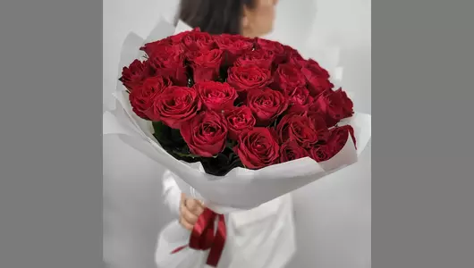 Яркий букет красных роз "Танго" FMART by flowwow