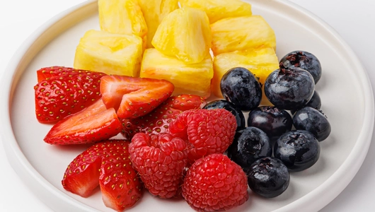 Фруктовый микс (ананас, клубника, голубика, малина), 150 г