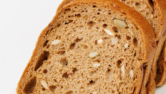 Изделие х/б без глютена с семенами, нарезка