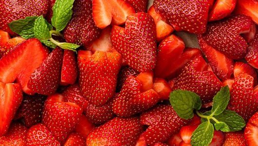 Фруктовая тарелка (клубника сердце)