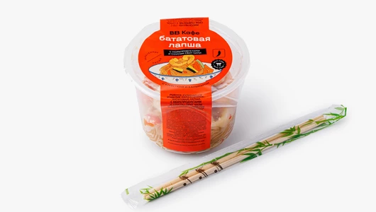 Бататовая лапша с морепродуктами и соусом свит чили, кафе