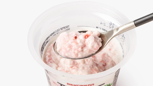 Творог со сливками "Земляника" 5%