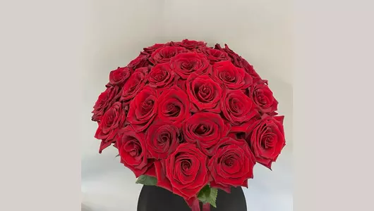 25 красных роз под&nbsp;ленту FMART by flowwow