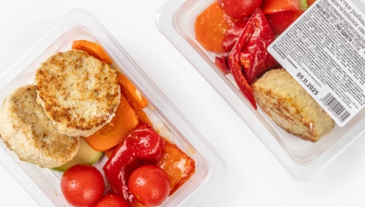 Котлетки рыбные с запеченными овощами