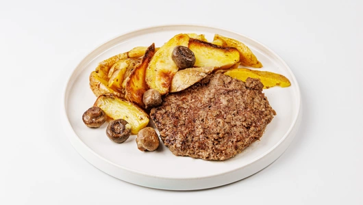 Бифштекс из говядины с картофелем Бифштекс из говядины с картофелем