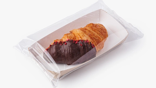 Круассан с&nbsp;шоколадом и&nbsp;малиной, кафе