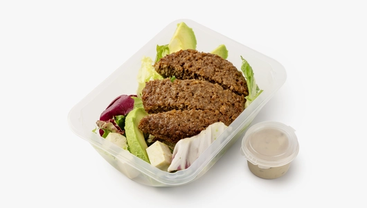 Растительная котлета с&nbsp;салатом из&nbsp;тофу и&nbsp;стручковой фасолью