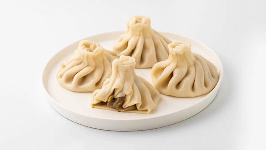 Хинкали ручной лепки с говядиной и бараниной