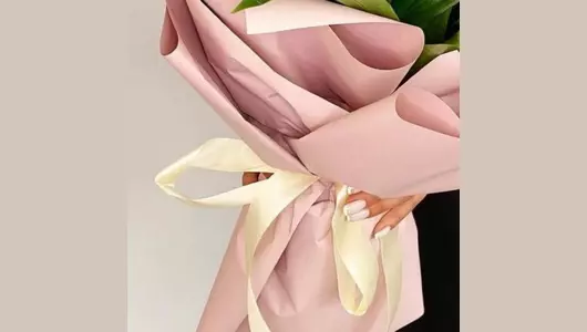 Лилия в&nbsp;дизайнерском оформлении FMART by flowwow