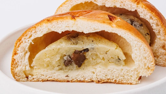 Пирожок с картофелем и грибами, кафе рег