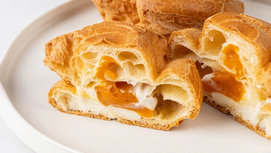 Профитроли с облепихой и мандарином, 2 шт