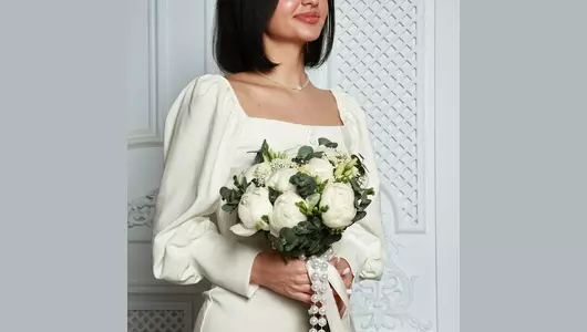 Свадебный букет из&nbsp;пионов, озотамнуса и&nbsp;эустомы