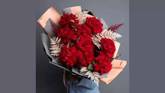 Французские розы в&nbsp;букете «Мерло» FMART by flowwow