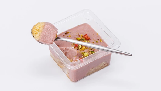 Десерт "Парфе" с клубникой (веган), кафе Десерт "Парфе" с клубникой (веган), кафе