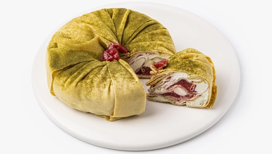 Торт "Блинный Матча с&nbsp;клубникой"