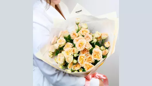 Авторский букет «Сансерра» из&nbsp;9 кустовых роз FMART by flowwow