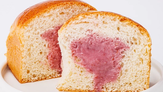 Булочка "Бриошь" с вишневым кремом Булочка "Бриошь" с вишневым кремом