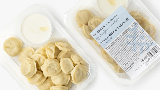 Пельмени со щукой со сметаной