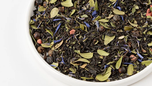 Чай черный с&nbsp;мятой, васильком и&nbsp;ягодами можжевельника