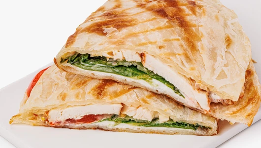 Сэндвич в&nbsp;лепешке Ротти с&nbsp;курицей и&nbsp;горчичной заправкой, кафе