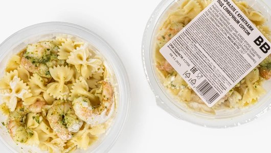 Фарфалле с креветками под сливочным соусом