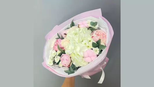 Пионы и&nbsp;гортензия в&nbsp;букете «Розовая мечта» FMART by flowwow