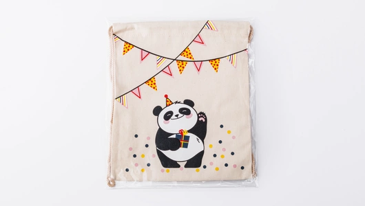 Сумка малая "Панда с подарком" беж шнур Сумка малая "Панда с подарком" беж шнур