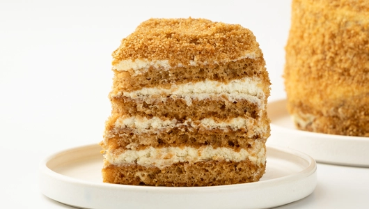 Торт "Открытка" медово-сметанный, 270 г