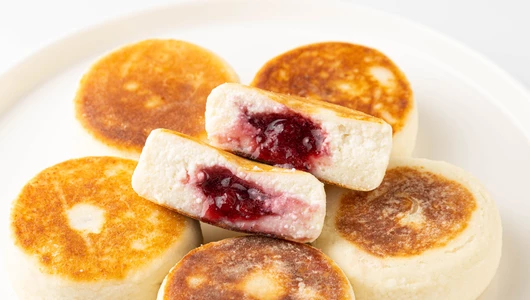 Сырники с начинкой из красной смородины для запекания (полуфабрикат), зам.