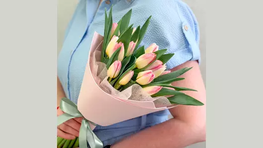 Букет 15 розовых тюльпанов FMART by flowwow