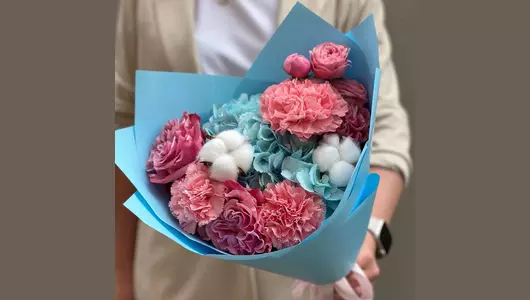 Букет с&nbsp;гортензией и&nbsp;пионовидными розами #155 FMART by flowwow