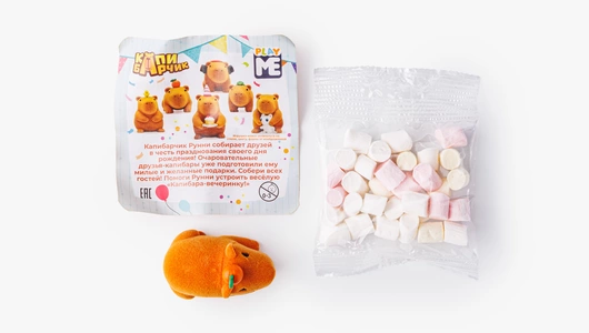 Сладкий бокс с игрушкой и маршмеллоу (Капибара)