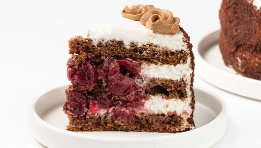 Торт бисквитный "Парадный" шоколадный с&nbsp;вишней